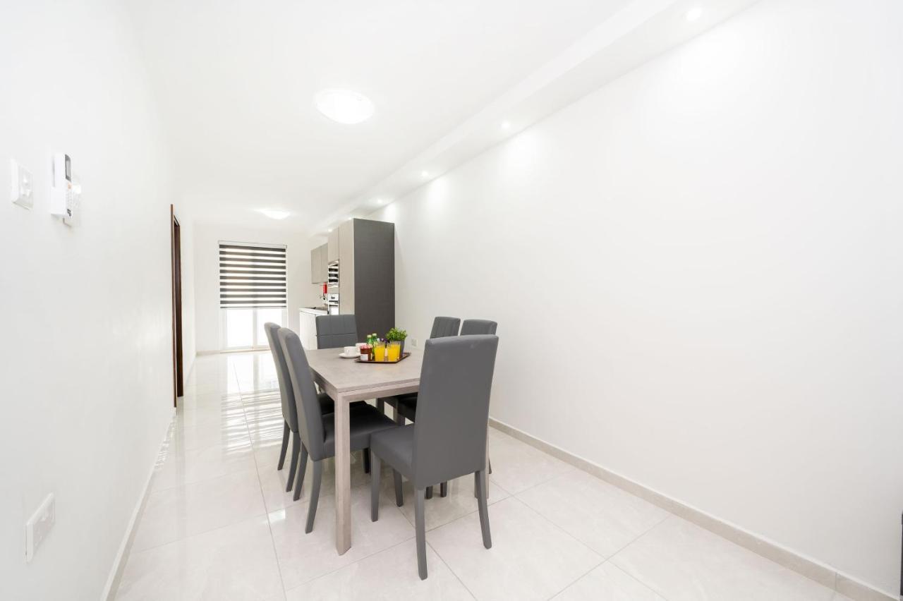 Vela Blu Apartments - Rose Court Gżira Kültér fotó