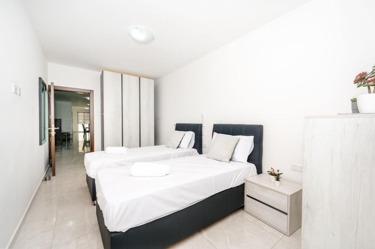 Vela Blu Apartments - Rose Court Gżira Kültér fotó