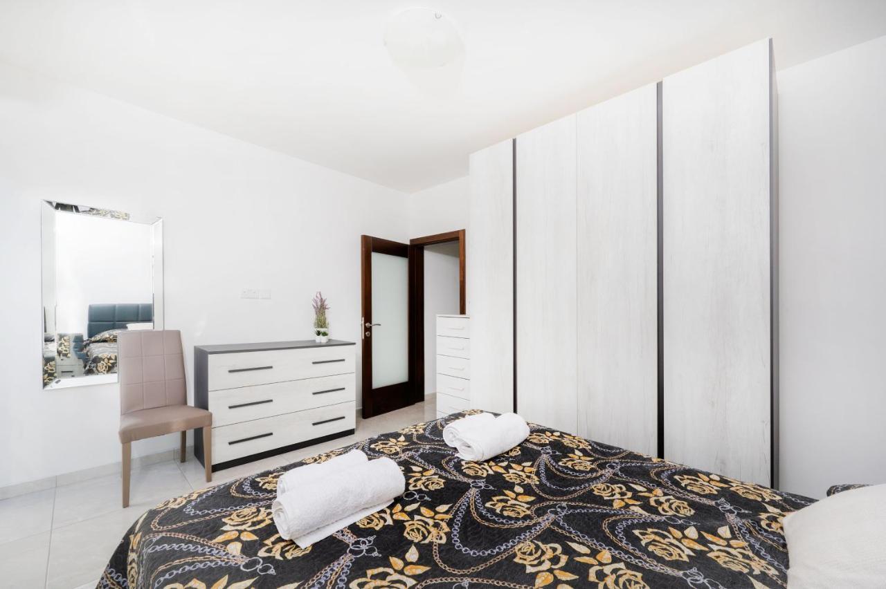 Vela Blu Apartments - Rose Court Gżira Kültér fotó